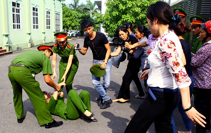 Canh hon loan sau phien xu 'quan tai dieu pho' hinh anh