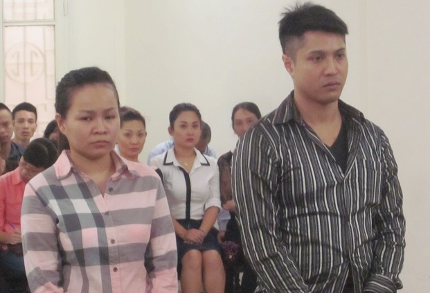 Cap nhan tinh bi bat trong khach san hinh anh