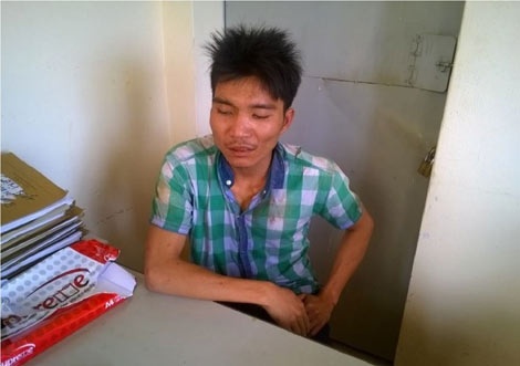 Dung sung gia va ot bot di cuop xe may hinh anh