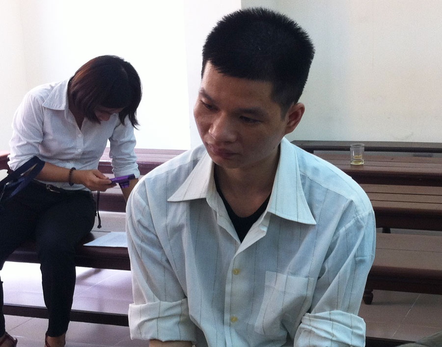 Loi keu cuu cua thieu phu mat chong hinh anh