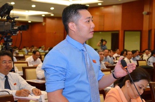 Ong Le Truong Hai Hieu la Chu tich quan tre nhat TP HCM hinh anh