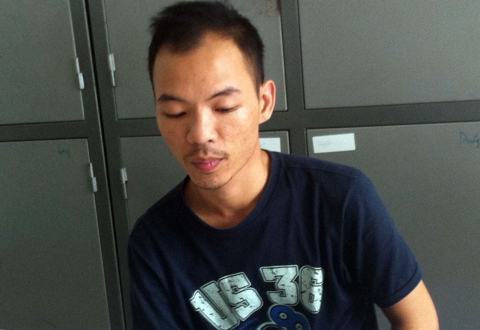 Gheo gai roi cuop luon dien thoai hinh anh