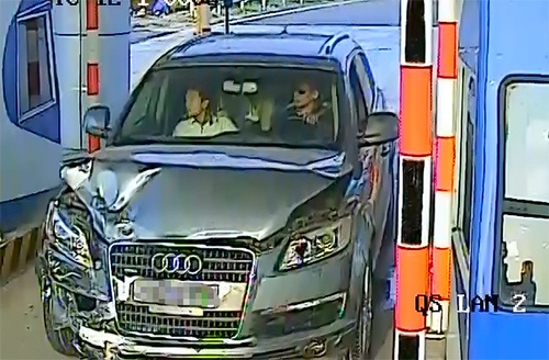 Loi khai cua tai xe xe Audi gay tai nan hinh anh