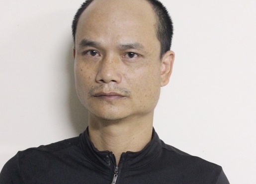 Nho con do danh nu nhan vien khach san de 'rua nhuc' cho vo hinh anh