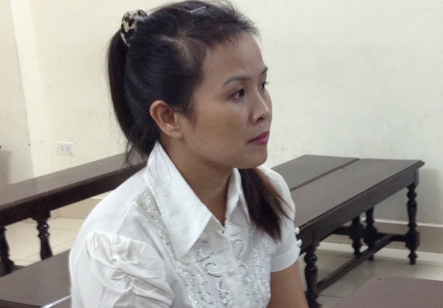 Nu giam doc thue xe oto roi mang di ban hinh anh