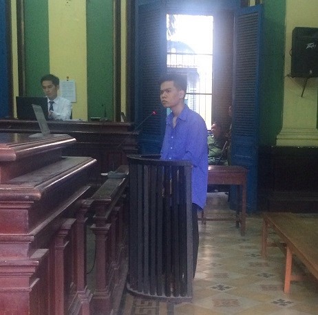 Dai bang buong giam danh hong mat nguoi moi hinh anh