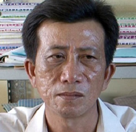 Doi vang khong duoc, can bo kiem lam rut sung ban nguoi tinh hinh anh