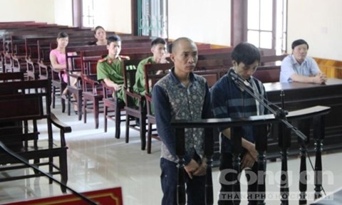 Bi dam chet khi mang sung AK thi uy hinh anh