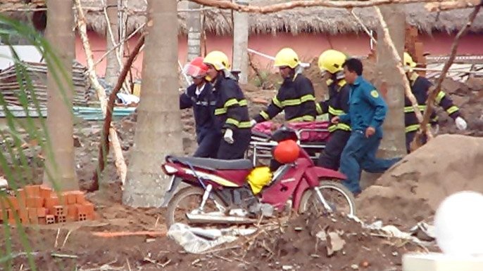 Sap cong trinh trung tam tiec cuoi o Can Tho, 1 nguoi chet hinh anh