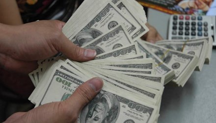 Cuu cong an cung vo lua gan 3 ty hinh anh