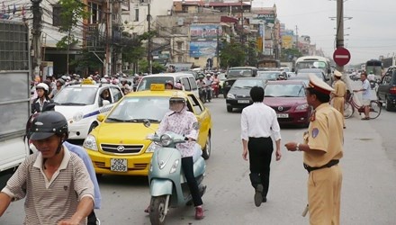 Ha Noi phan luong 13 tuyen pho phuc vu dai hoi Dang hinh anh