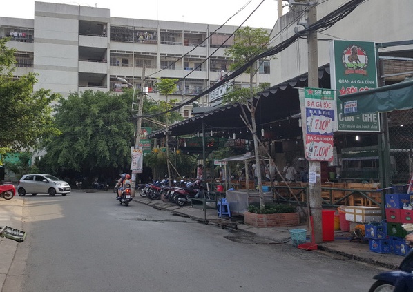 Hiện trường quán nhậu nơi anh Lĩnh bị đâm chết. Ảnh: Khánh Trung.