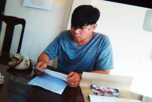 Ten cuop tron na 20 nam trong vo boc 'nghe si cai luong' hinh anh