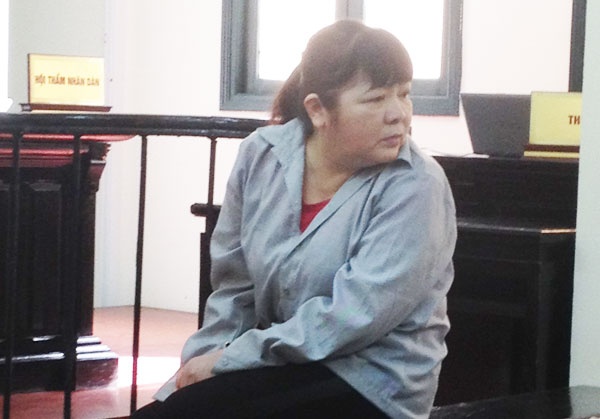 Nguoi tung tham gia soi bac quy mo lon tiep tuc ra toa hinh anh