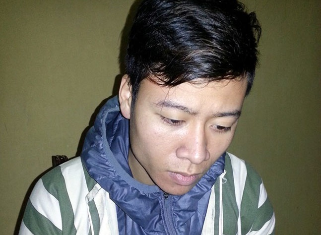 Nam sinh chup anh khoa than gai ban dam rut don xin giam an hinh anh