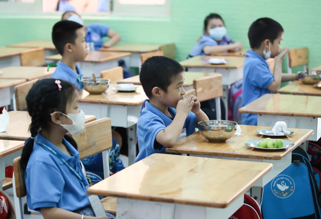 De xuat hoc sinh la F1 duoc den truong hinh anh