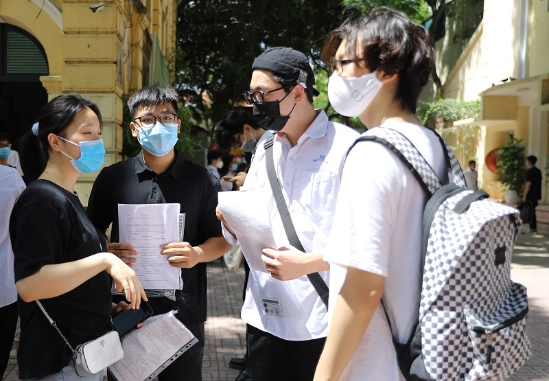 Tuyen sinh dai hoc 2022: Than trong voi dang ky xet tuyen  mot lan hinh anh