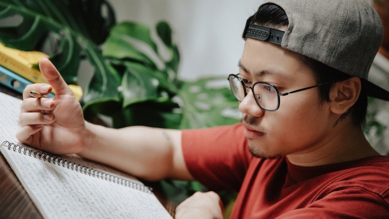 Bo viec luong nghin USD anh 2