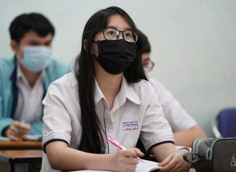 Them nhieu truong dai hoc thong bao tang hoc phi hinh anh