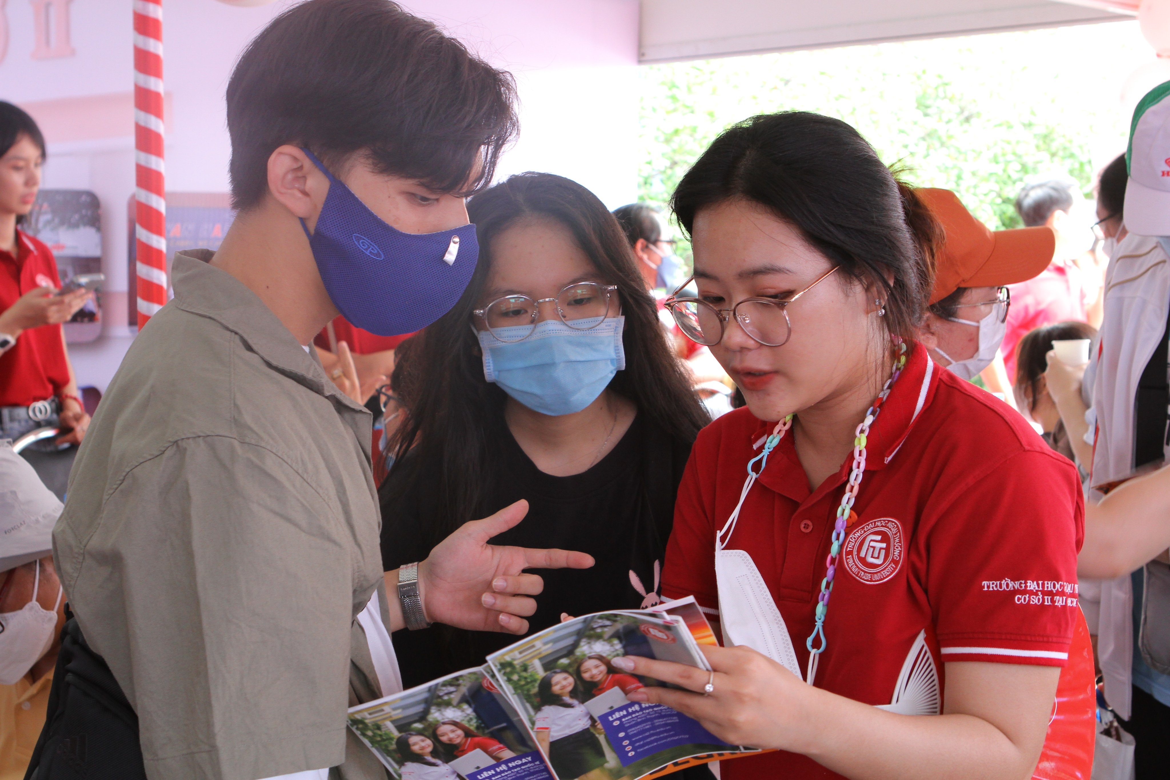 Nhieu dai hoc thong bao thoi gian to chuc ky thi rieng hinh anh