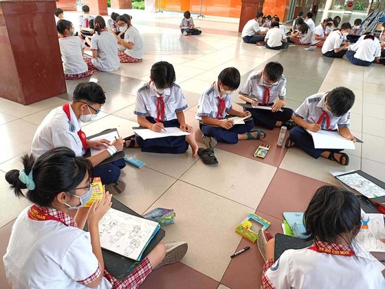 TP.HCM tuyen sinh vao lop 10 anh 2