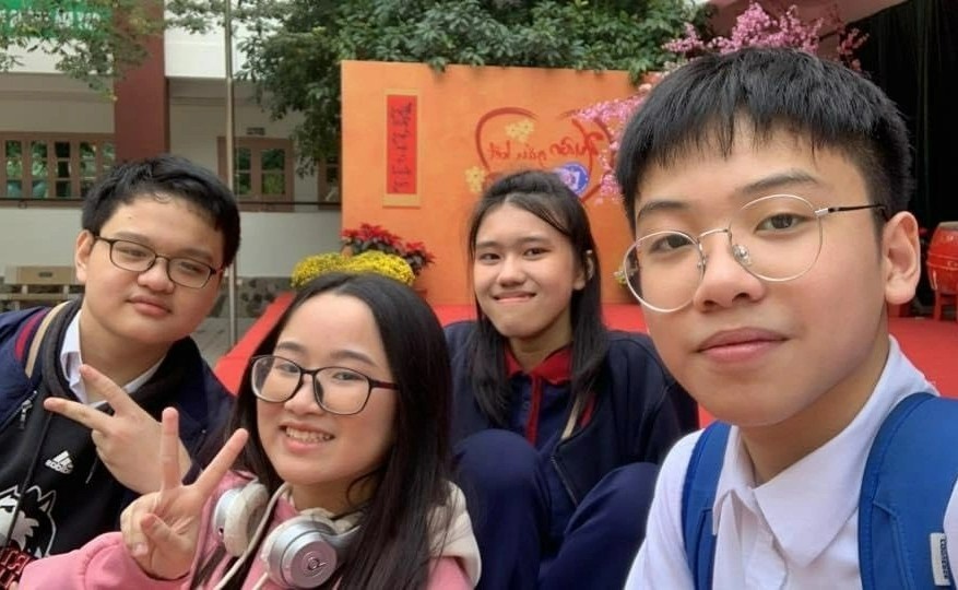 14 hoc sinh cung lop o Ha Noi dat diem IELTS tu 7.0 tro len hinh anh