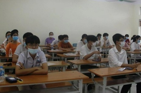 Phat nham de mon thi khao sat lop 9, toan tinh thay doi lich thi hinh anh