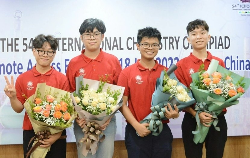 Viet Nam co 37 hoc sinh doat giai Olympic quoc te, khu vuc hinh anh