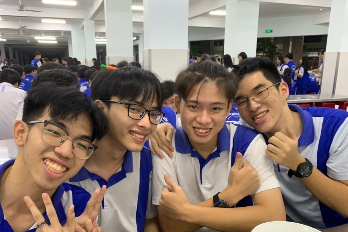 Lop hoc co 29 em dat tren 27 diem o to hop xet tuyen A01 hinh anh