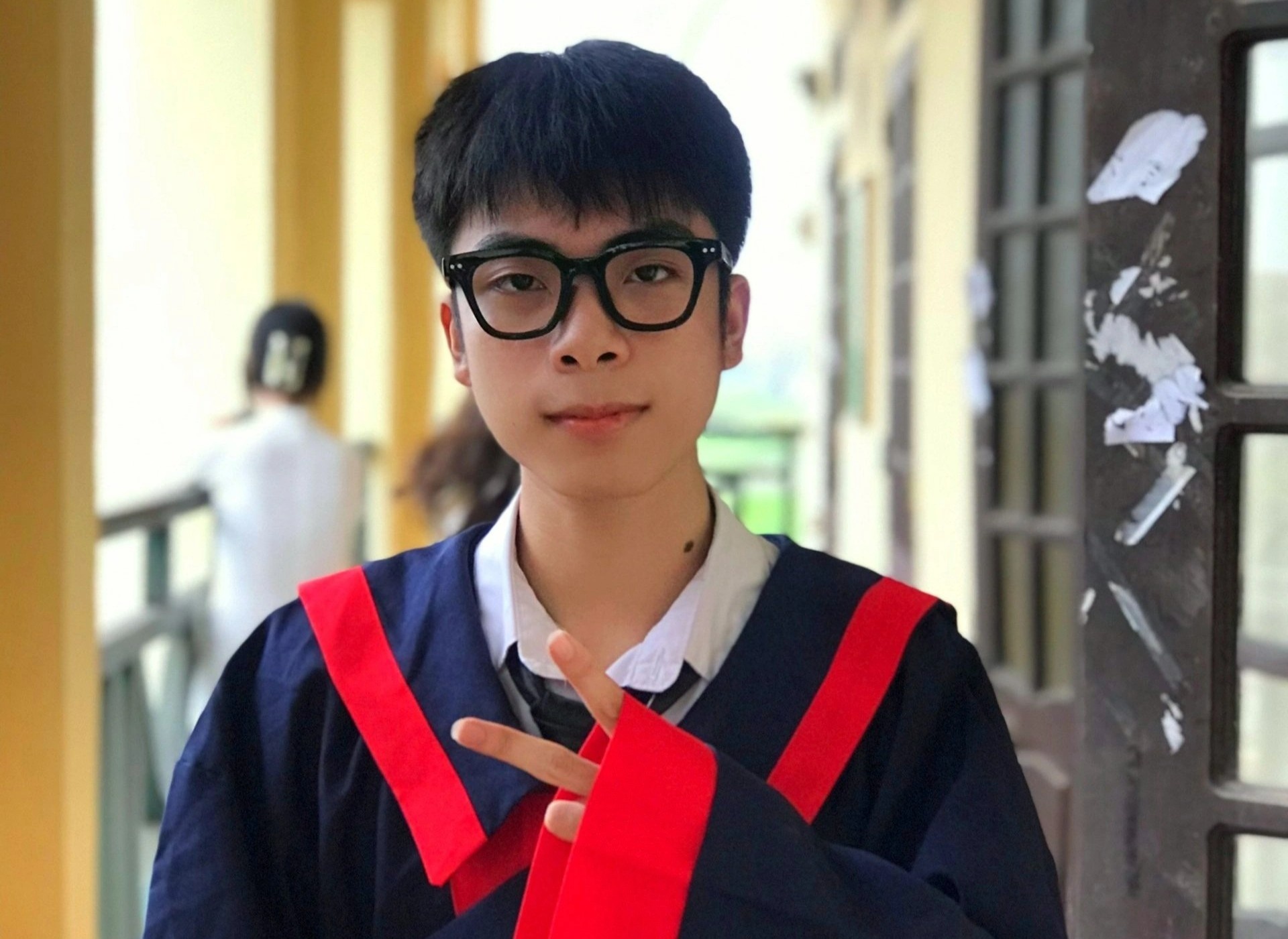 Me thu khoa tot nghiep THPT nam 2022 mat ngu khi biet diem cua con hinh anh