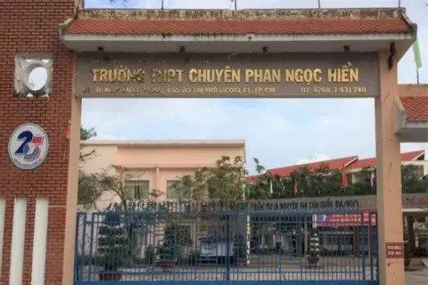 Trai long cua nam sinh bi 0 diem mon Tieng Anh vi ngu quen hinh anh