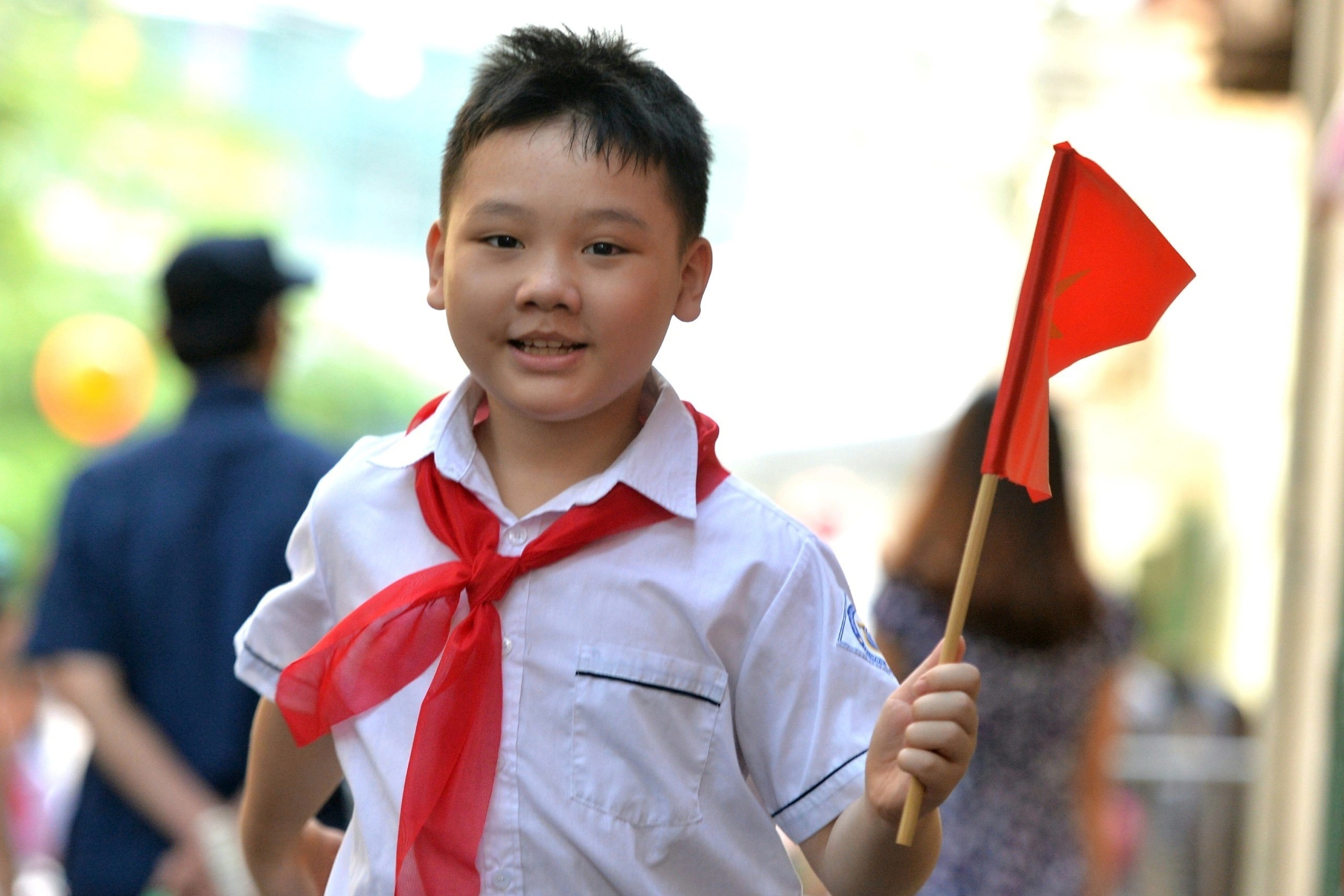 Hon 50 dia phuong cong bo lich tuu truong nam hoc moi hinh anh