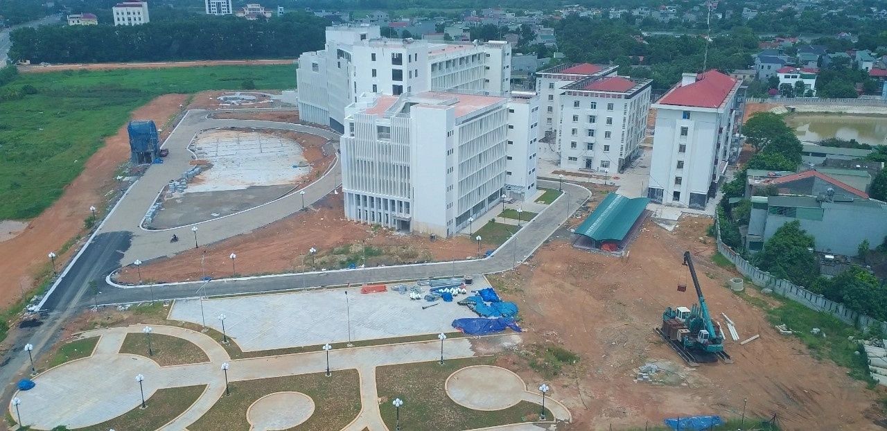 Phu Tho xay truong chuyen anh 2