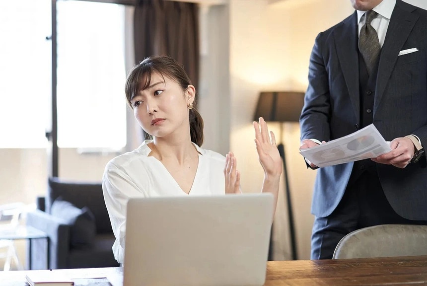 Lan song "acting your wage" anh 1