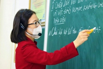 Hon 16.000 nguoi trong nganh giao duc nghi viec hinh anh