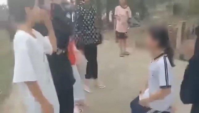 Nữ sinh đánh nhau ảnh 1 Nu sinh danh nhau anh 1