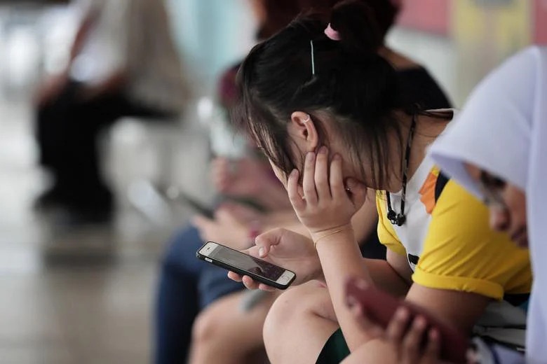 Danh hoc sinh 8 tuoi vi lam sai bai, gia su Singapore bi bo tu hinh anh