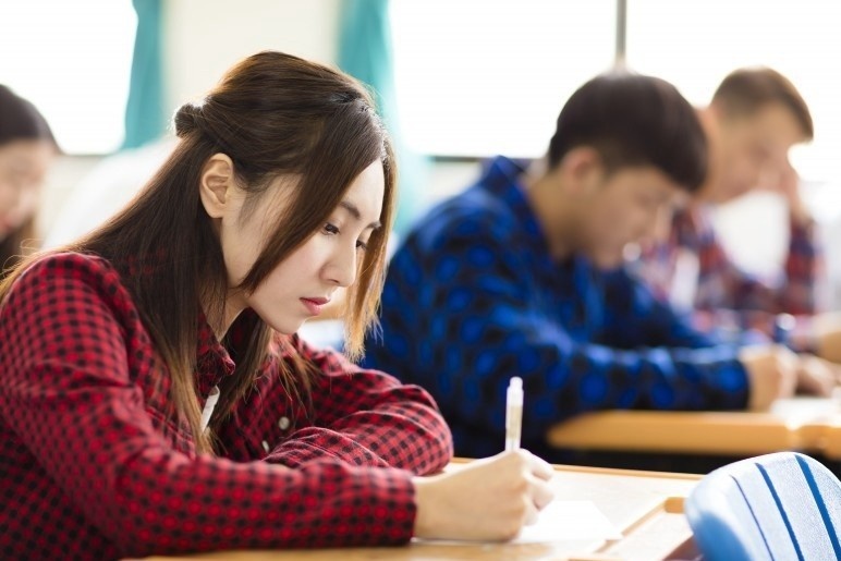 IDP duoc to chuc thi IELTS tro lai hinh anh