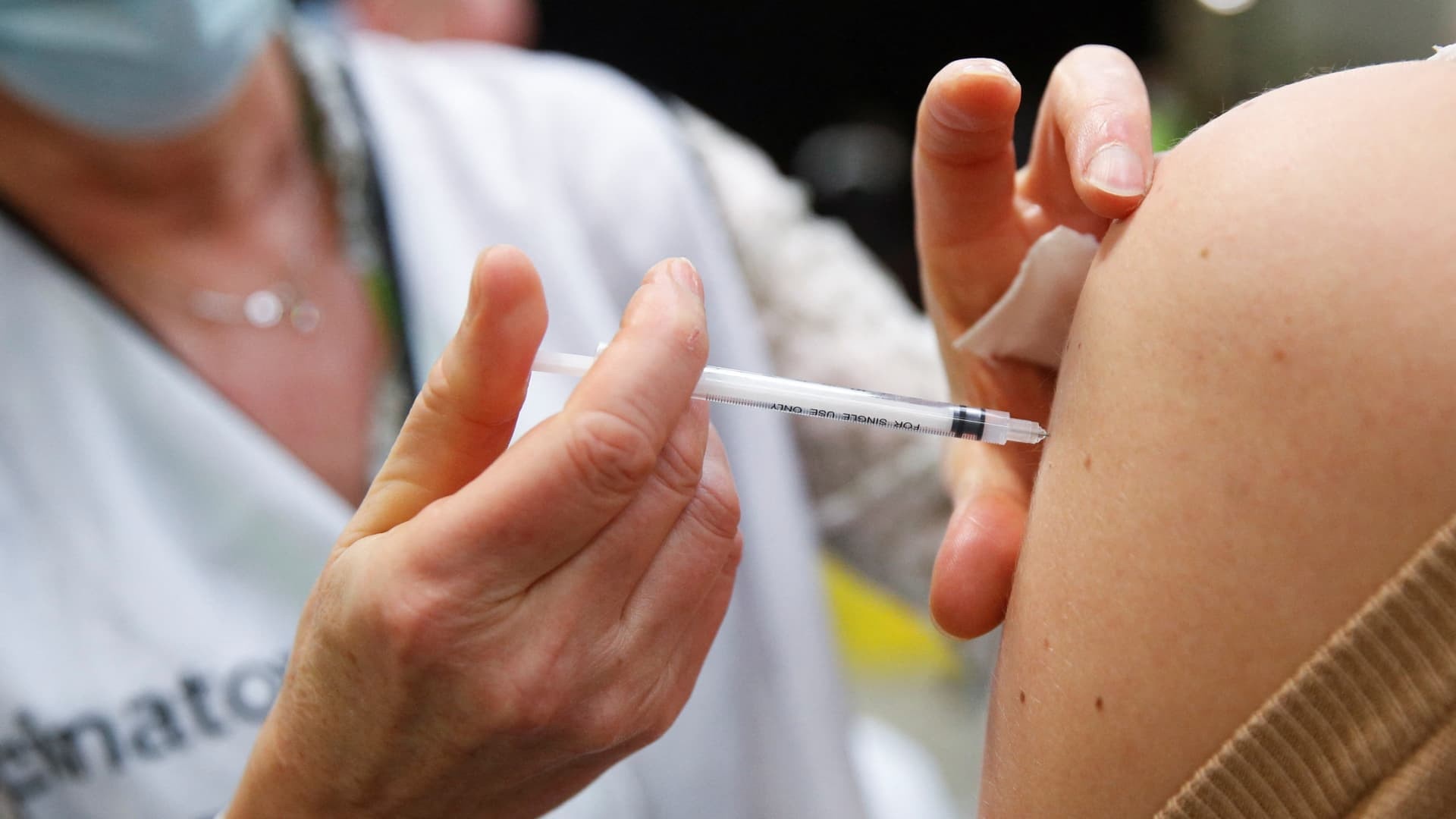 Sap co vaccine RSV cho tre so sinh hinh anh