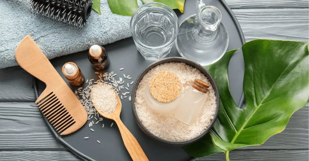 Loi ich cua nuoc vo gao trong viec kich thich moc toc hinh anh