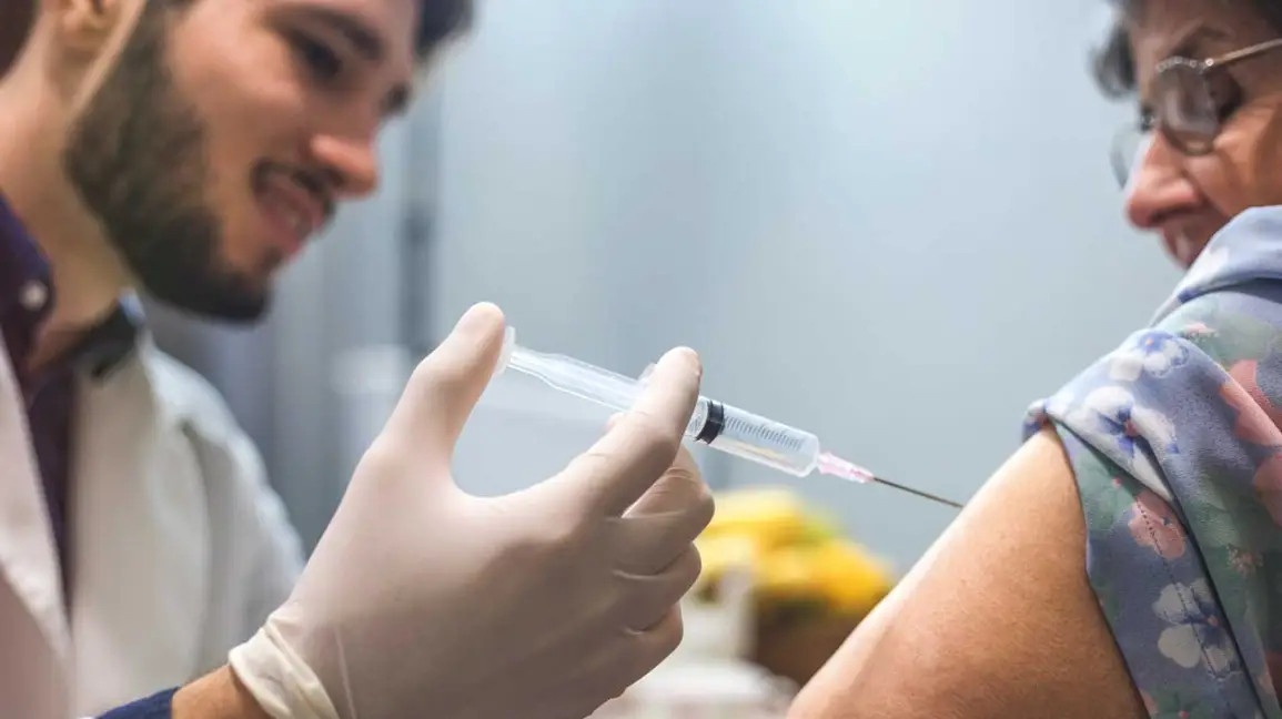 Cach de nguoi co he thong mien dich kem ngan chan benh zona hinh anh