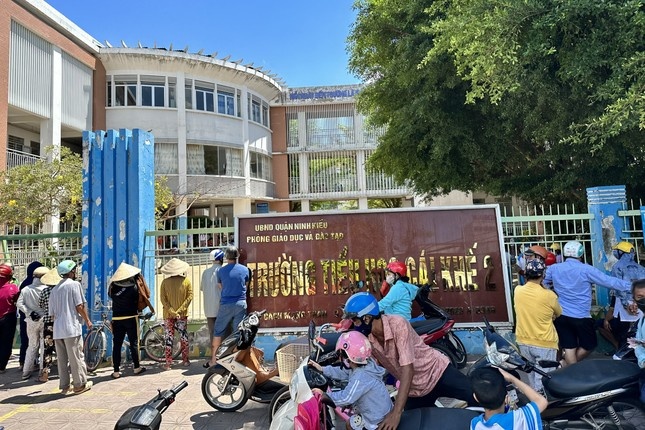 Xac minh thong tin nguoi la tiep can nu sinh tieu hoc o Can Tho hinh anh