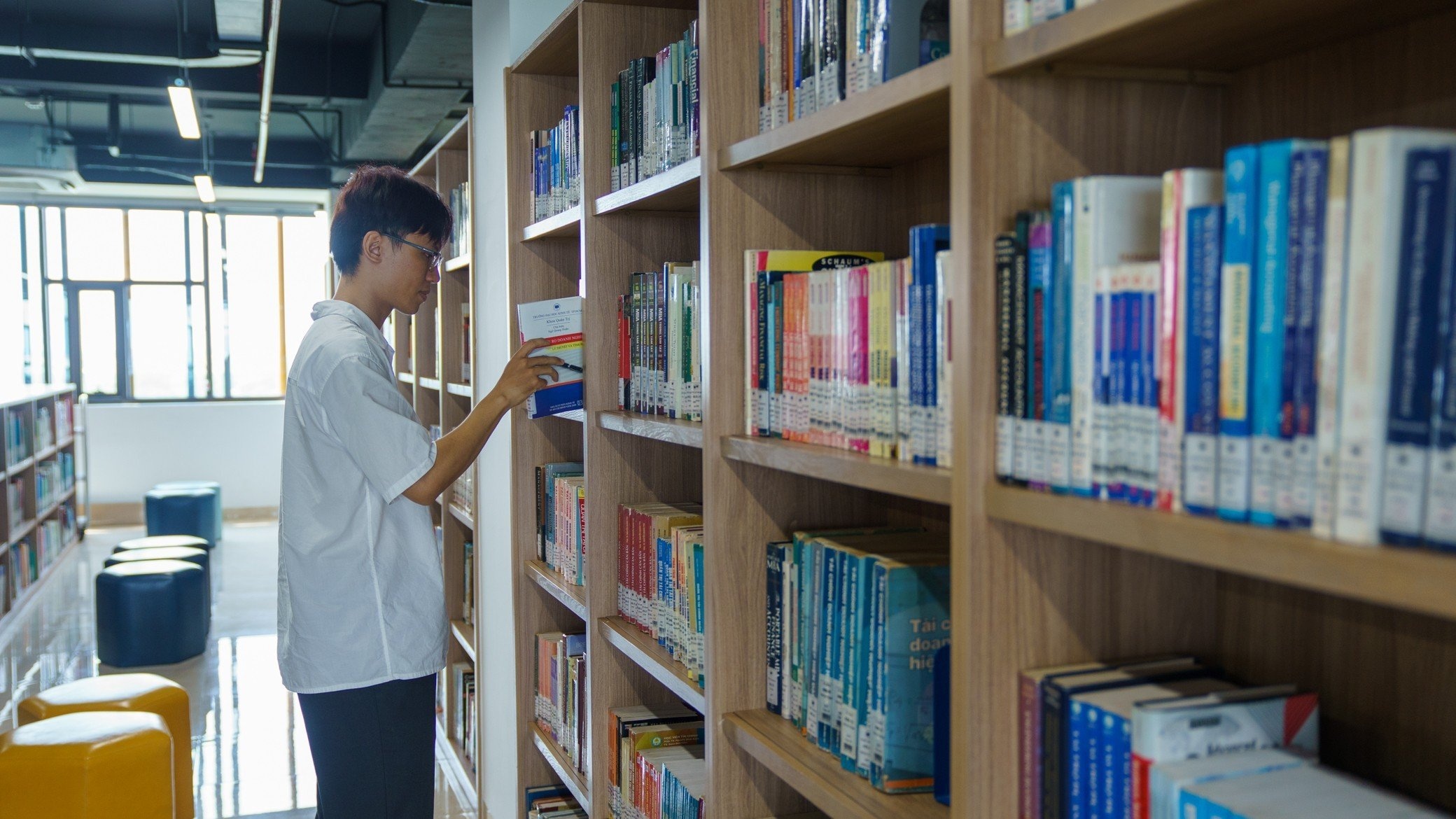 sinh viên chơi chứng khoán ảnh 20 sinh vien choi chung khoan anh 20