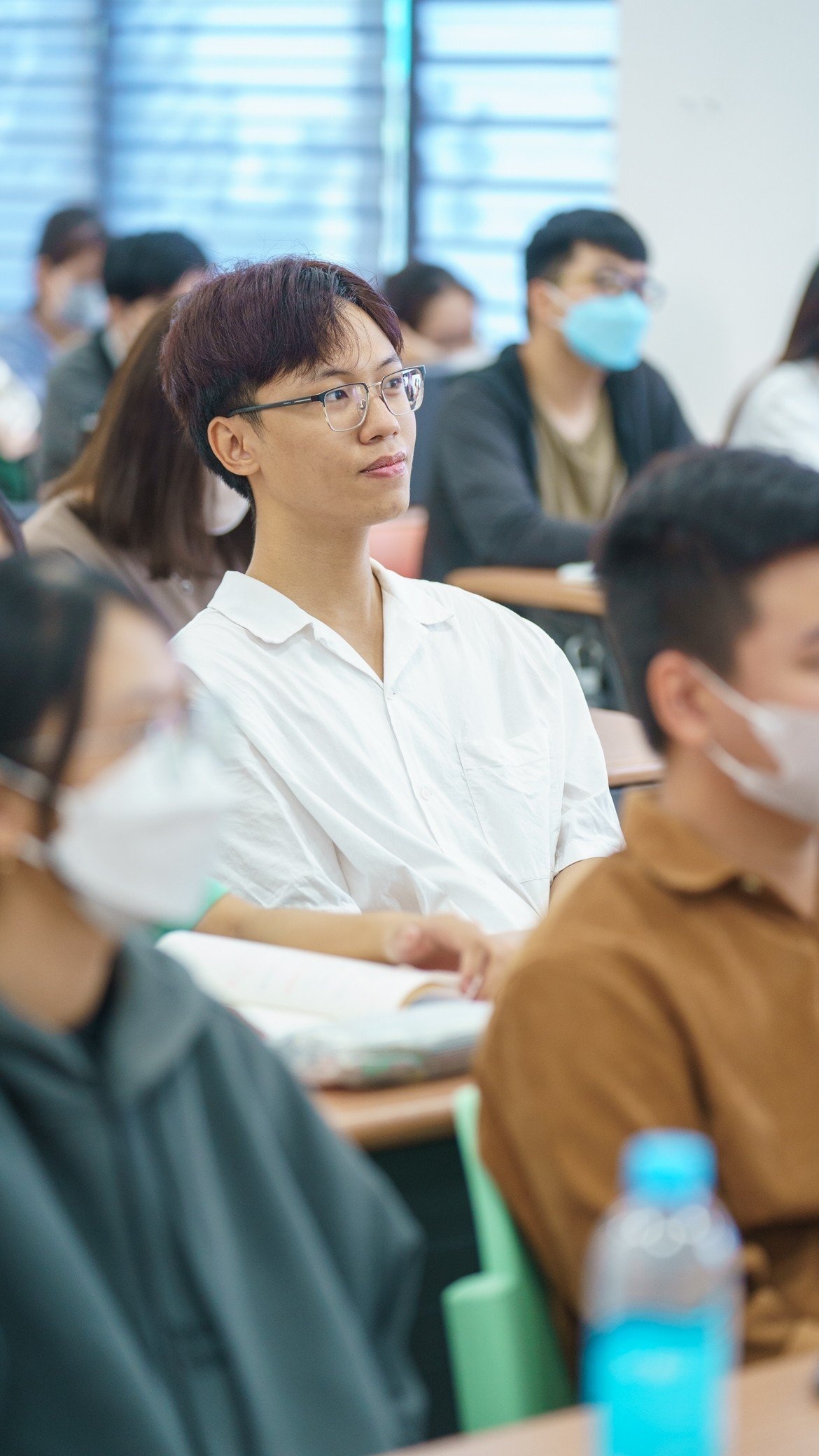 sinh viên chơi chứng khoán ảnh 6 sinh vien choi chung khoan anh 6