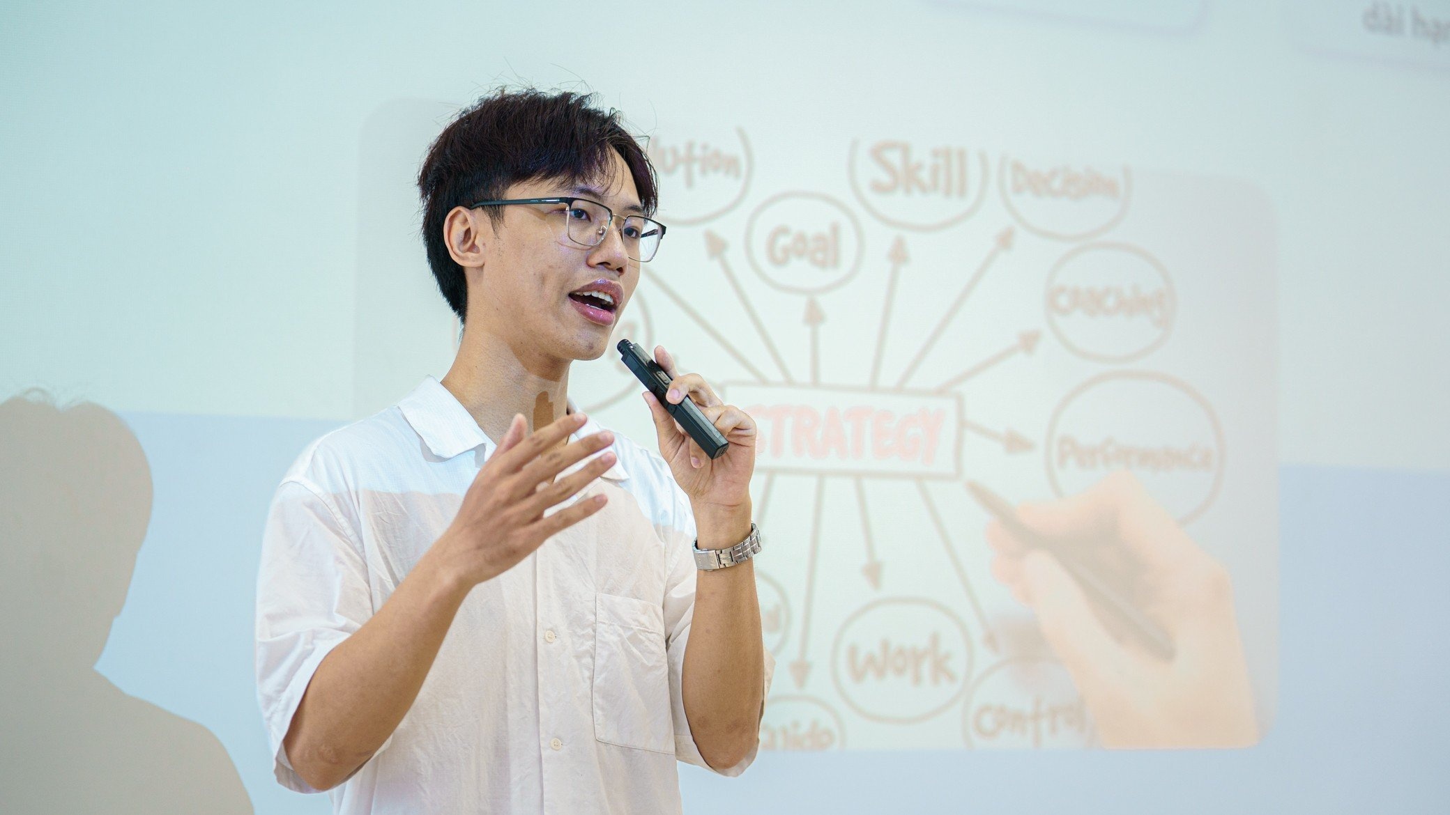 sinh viên chơi chứng khoán ảnh 1 sinh vien choi chung khoan anh 1