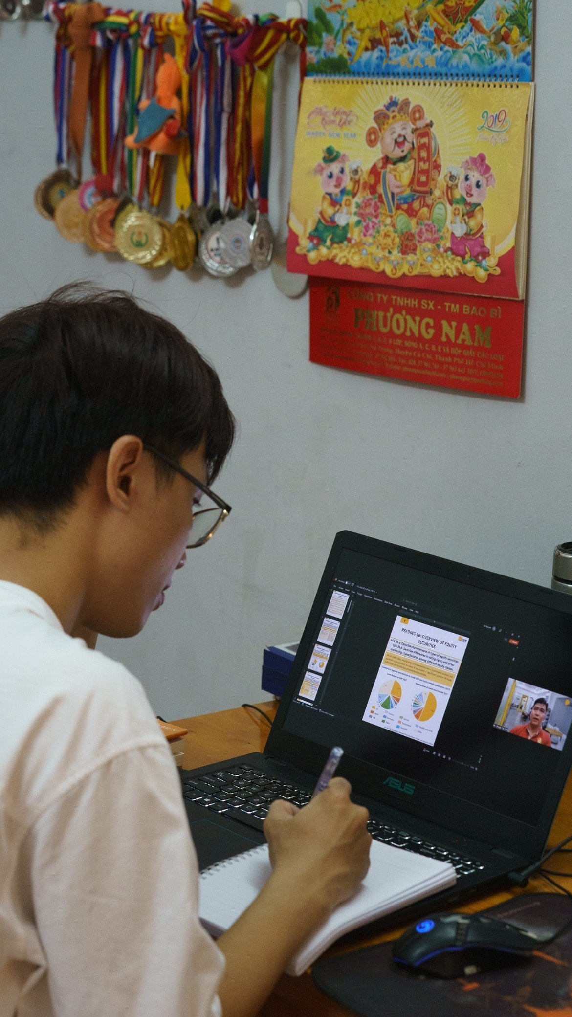 sinh viên chơi chứng khoán ảnh 44 sinh vien choi chung khoan anh 44