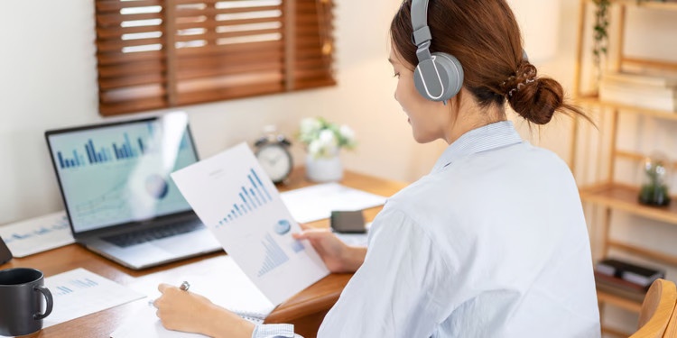 Loi ich va tac hai cua nghe nhac khi lam viec hinh anh