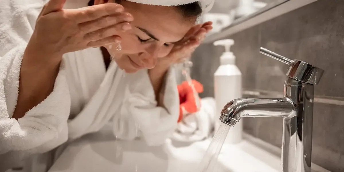 rửa mặt đúng cách ảnh 1 rua mat dung cach anh 1