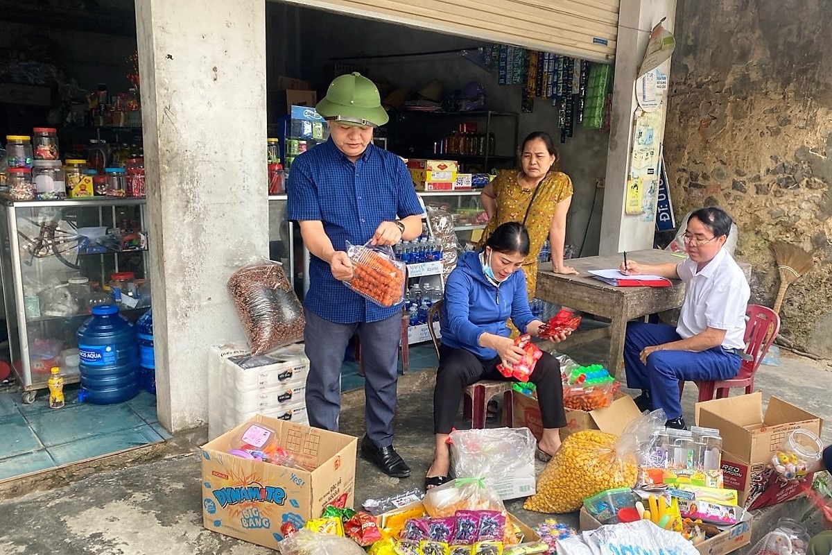 Đồ ăn trước cổng trường ảnh 1 Do an truoc cong truong anh 1