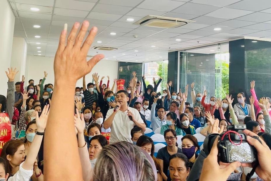 Apax Leaders xin loi anh 1